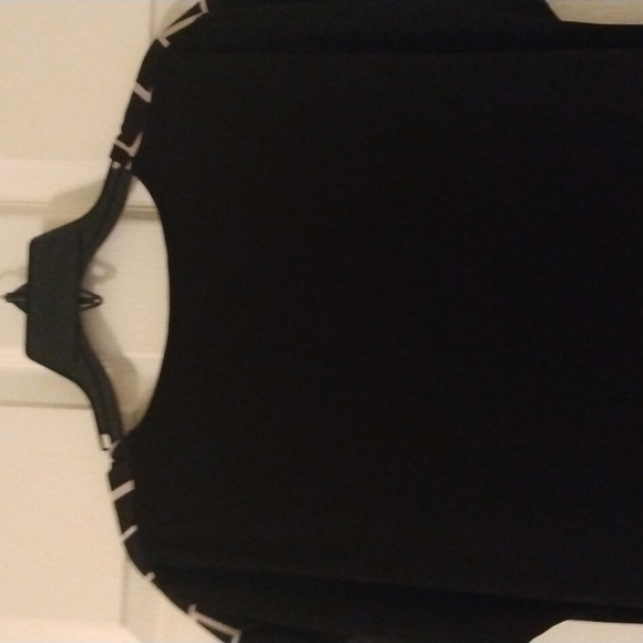 Top - Picture 4 of 4